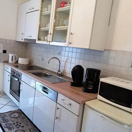 Monteur-, Mit Balkon In Bei Frankfurt Und Aschaffenburg Apartment